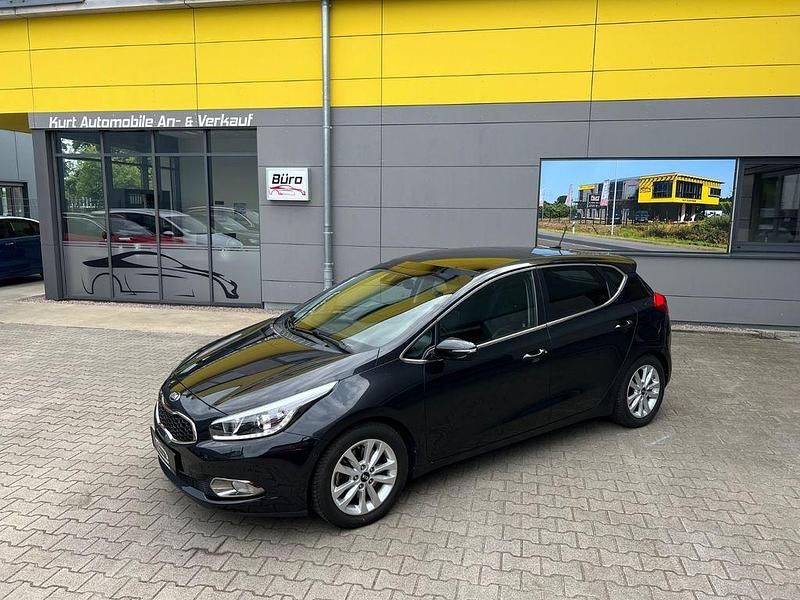 Black pearl Gebraucht 2014 Kia Ceed Platinum Limousine | 10.900 € (Guter Preis) - Bild 1/4