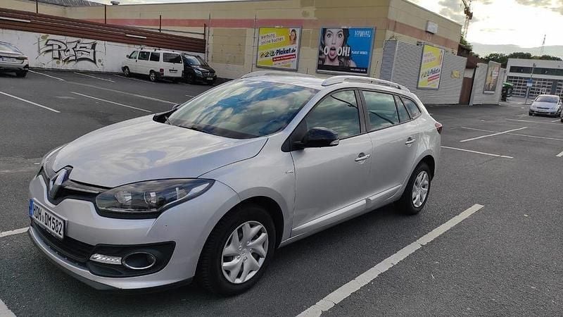 Silber Gebraucht 2016 Renault Mégane III Experience Limousine | 5.999 € (Superpreis) - Bild 1/4
