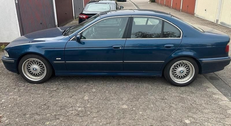 Blau Gebraucht 1999 BMW 540 Limousine | 8.950 € (Fairer Preis) - Bild 1/4