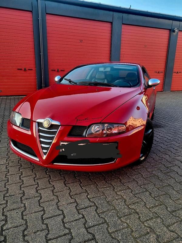 Rot Gebraucht 2009 Alfa Romeo GT Quadrifoglio Coupé | 3.900 € (Superpreis) - Bild 1/4
