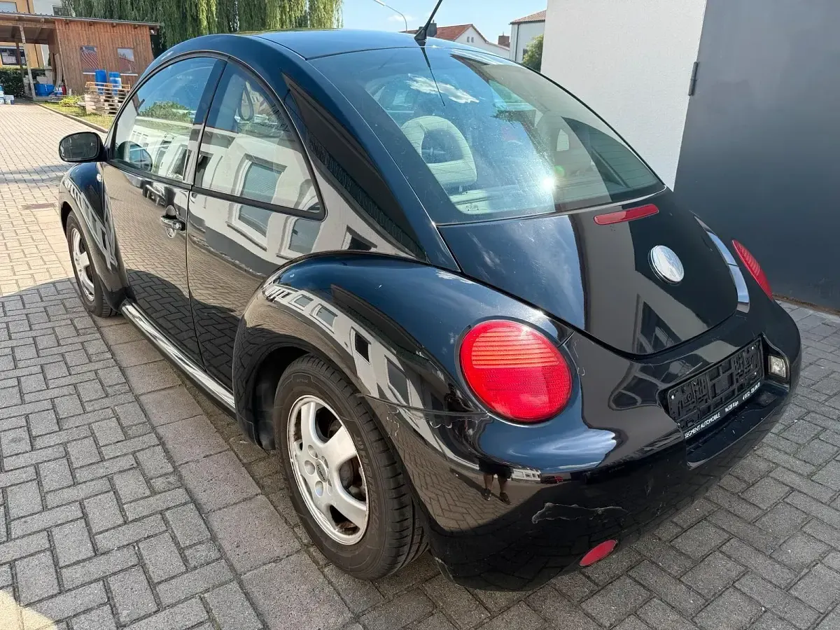 Gebraucht VW New Beetle 102 PS (75 kW) 2001 Schwarz Kleinwagen