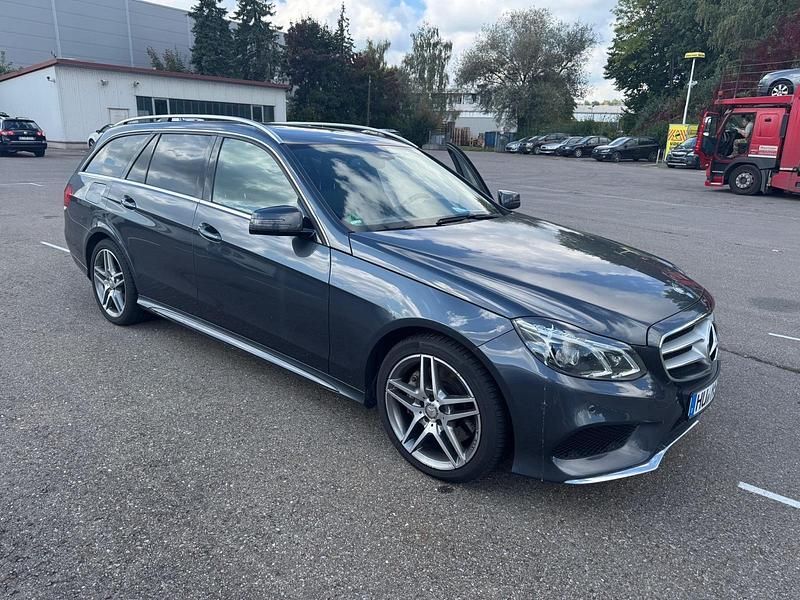 Grau Gebraucht 2015 Mercedes E400 AMG Kombi | 9.600 € - Bild 1/4