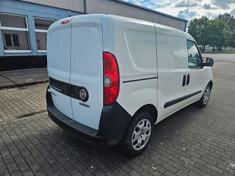 Gebraucht Fiat Doblò 101 PS (74 kW) 2022 Weiß Van / Kleinbus