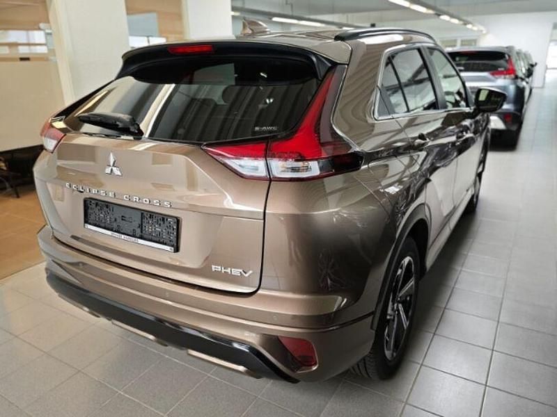Gebraucht Mitsubishi Eclipse Cross Plus 188 PS (138 kW) 2022 Braun SUV