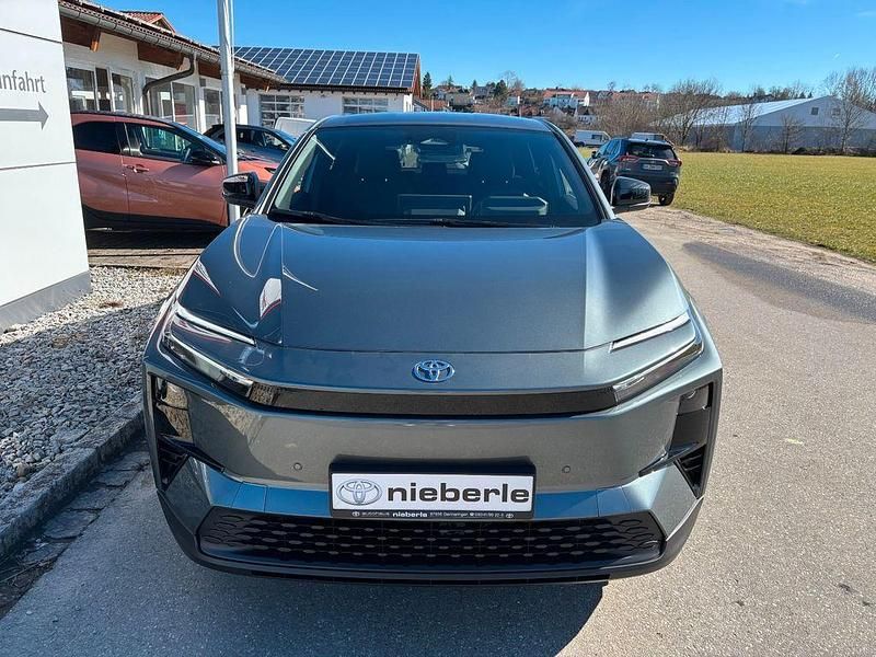 Neu Toyota C-HR+ 164 kW (224 PS) 2026 Grün SUV
