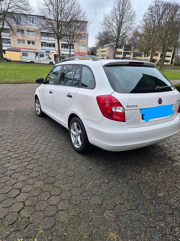 Gebraucht Skoda Fabia 60 PS (44 kW) 2014 Weiß Kombi