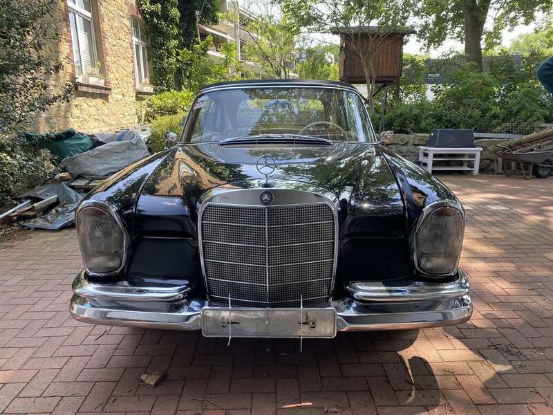Schwarz Gebraucht 1963 Mercedes 220 SE Cabrio | 150.000 € - Bild 1/4