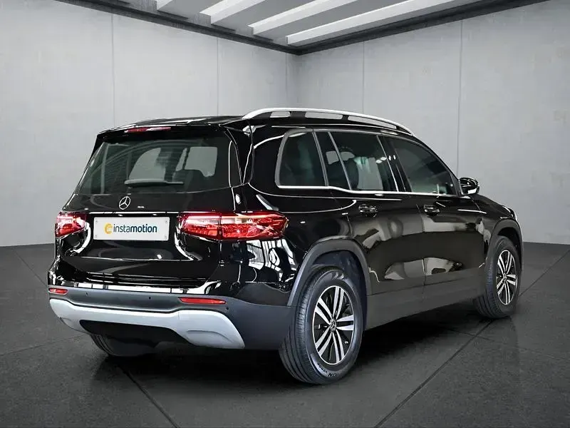 Gebraucht Mercedes GLB200 163 PS (119 kW) 2022 Schwarz SUV