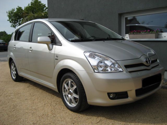 Gebraucht Toyota Corolla Verso Sol 129 PS (94 kW) 2005 Silber metallic Van / Kleinbus
