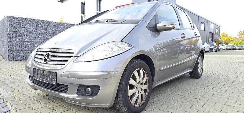 Grau Gebraucht 2007 Mercedes A180 Limousine | 1.290 € - Bild 1/4
