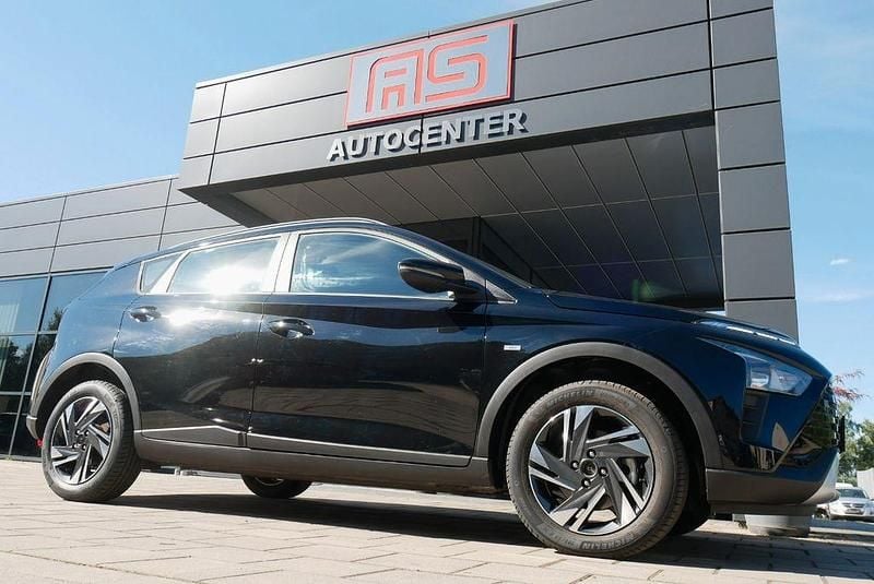 Schwarz Gebraucht 2022 Hyundai Bayon Select SUV | 15.490 € (Superpreis) - Bild 1/4