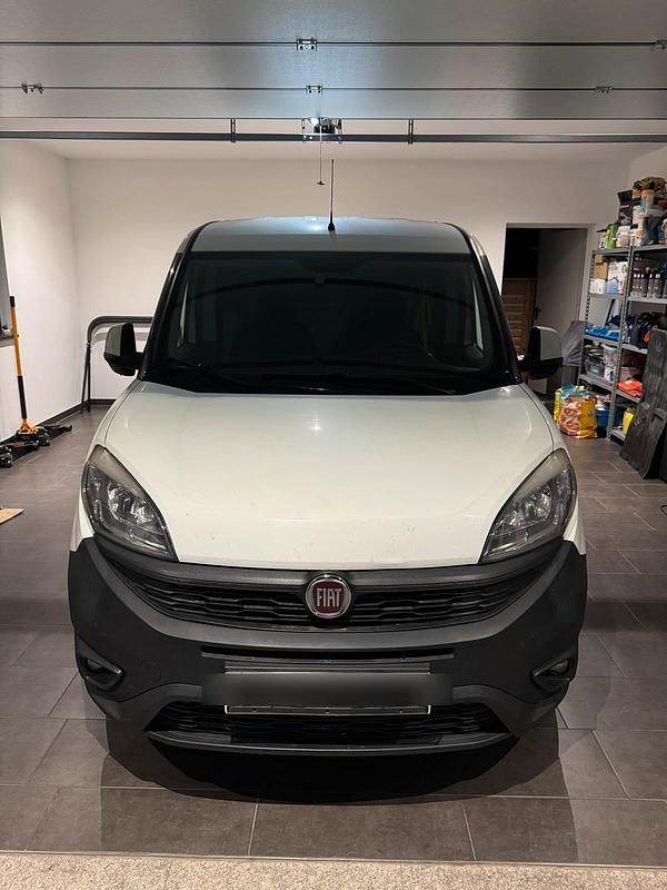 Weiß Gebraucht 2017 Fiat Doblò Van / Kleinbus | 5.500 € (Fairer Preis) - Bild 1/4