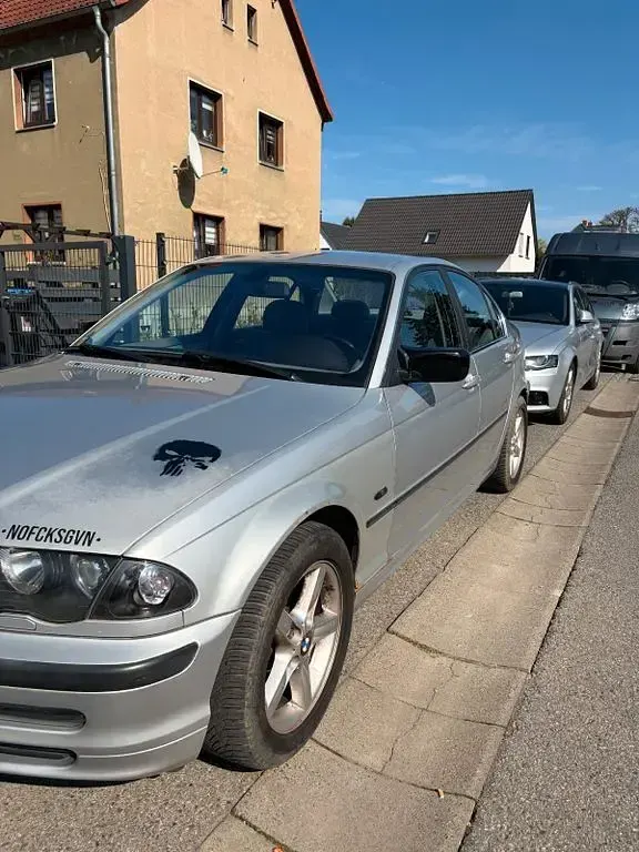 Gebraucht BMW 320 150 PS (110 kW) 2000 Silber Limousine