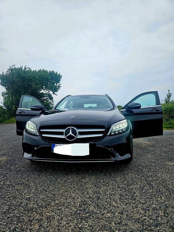 Schwarz Gebraucht 2021 Mercedes C200 Kombi | 19.500 € (Superpreis) - Bild 1/4