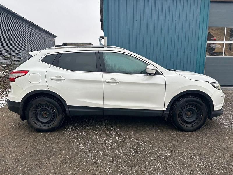 Gebraucht Nissan Qashqai Tekna 116 PS (85 kW) 2015 Weiß SUV