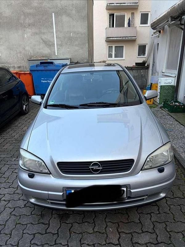 Gebraucht Opel Astra 136 PS (100 kW) 1998 Silber Limousine