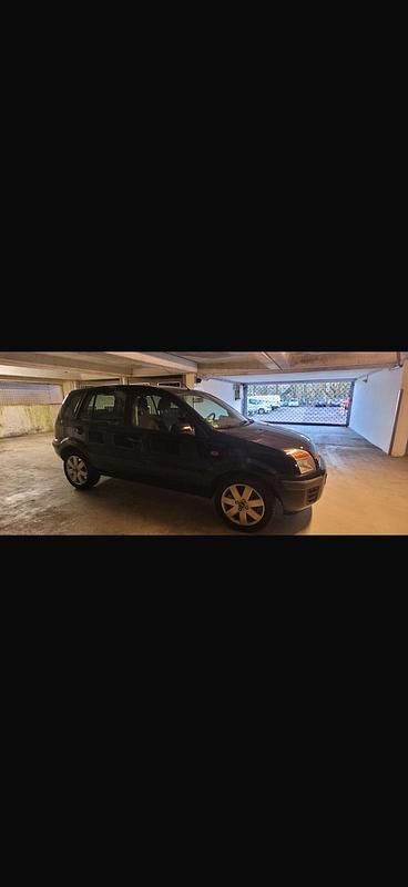 Gebraucht Ford Fusion 80 PS (58 kW) 2008 Schwarz Kleinwagen