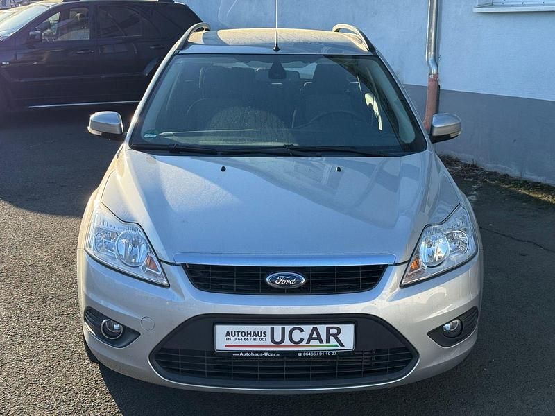 Gebraucht Ford Focus Style 109 PS (80 kW) 2010 Silber Kombi