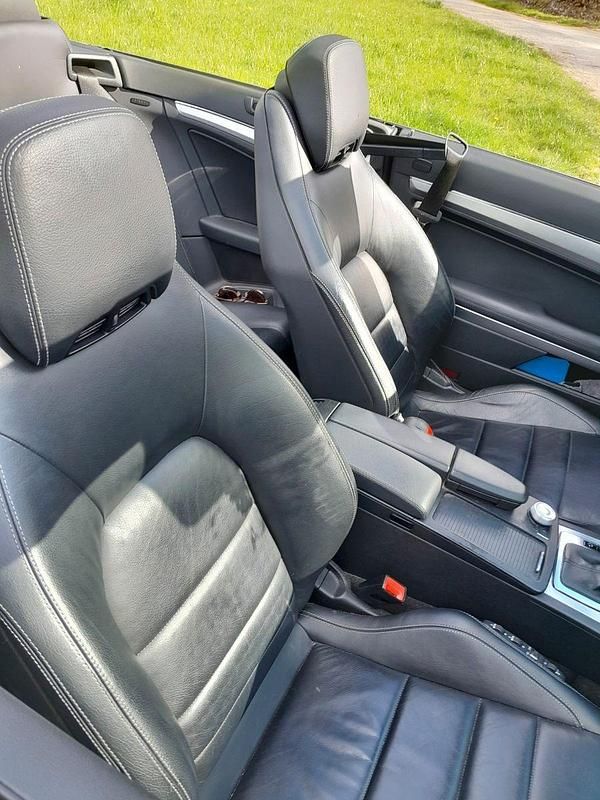 Gebraucht Mercedes E250 Avantgarde 204 PS (150 kW) 2011 Grau Cabrio