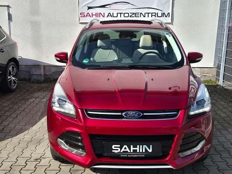 Gebraucht Ford Kuga 179 PS (131 kW) 2015 Rot SUV