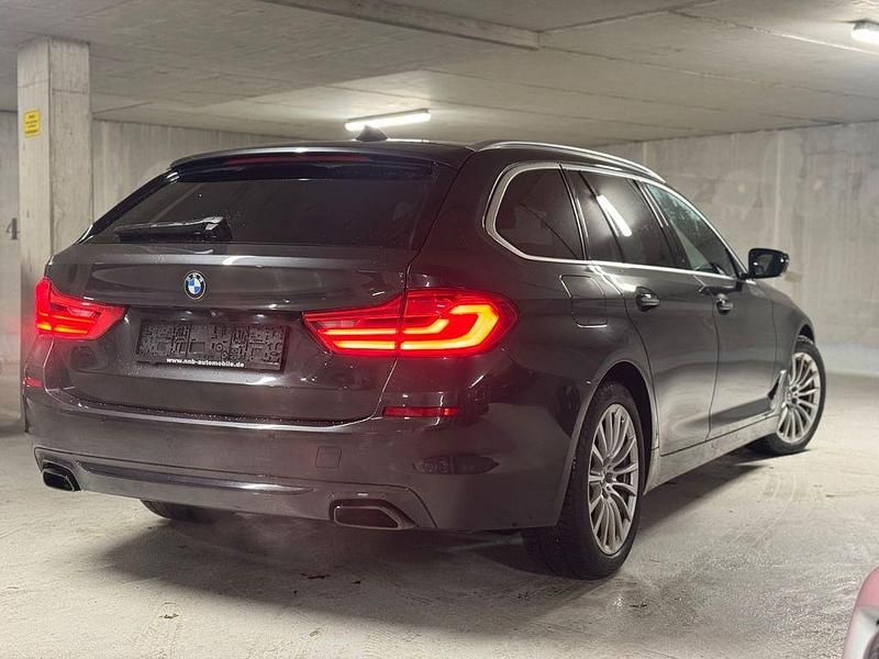 Gebraucht BMW 540 Sport Line 320 PS (235 kW) 2017 Grau Limousine