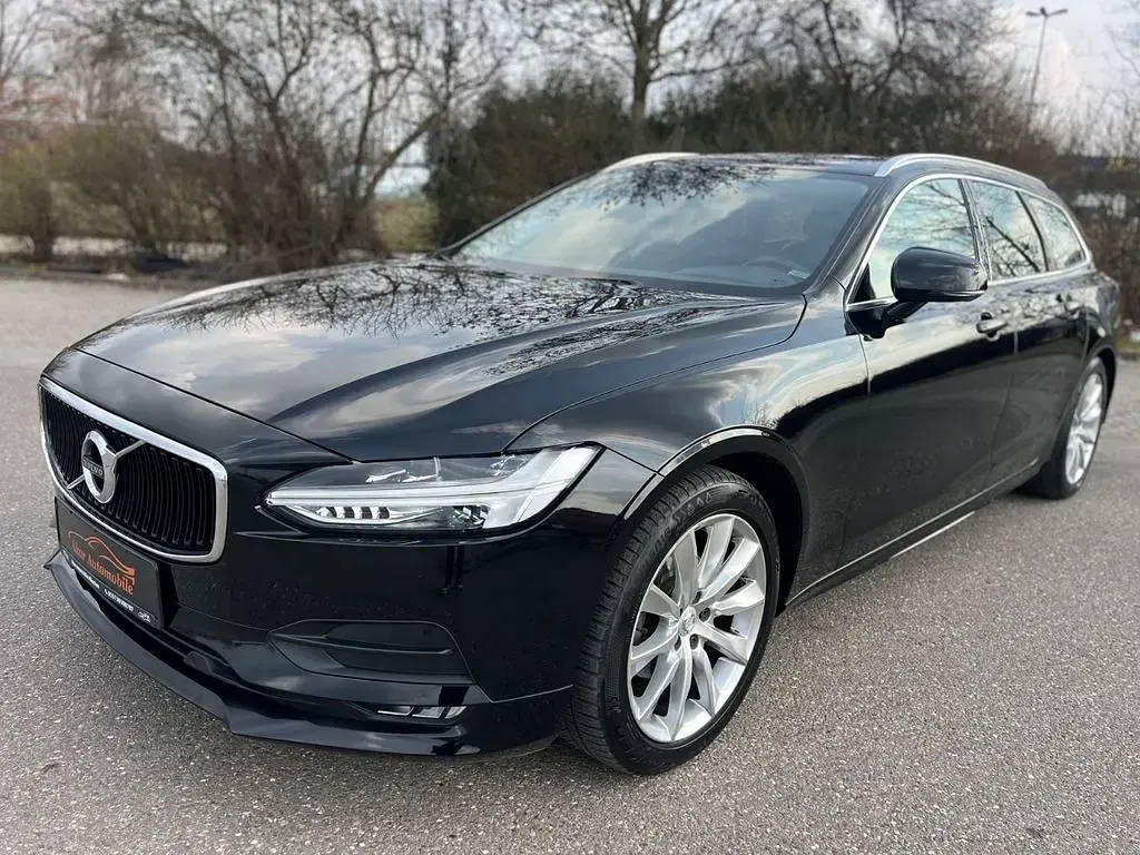 Gebraucht Volvo V90 Momentum 150 PS (110 kW) 2019 Schwarz Kombi