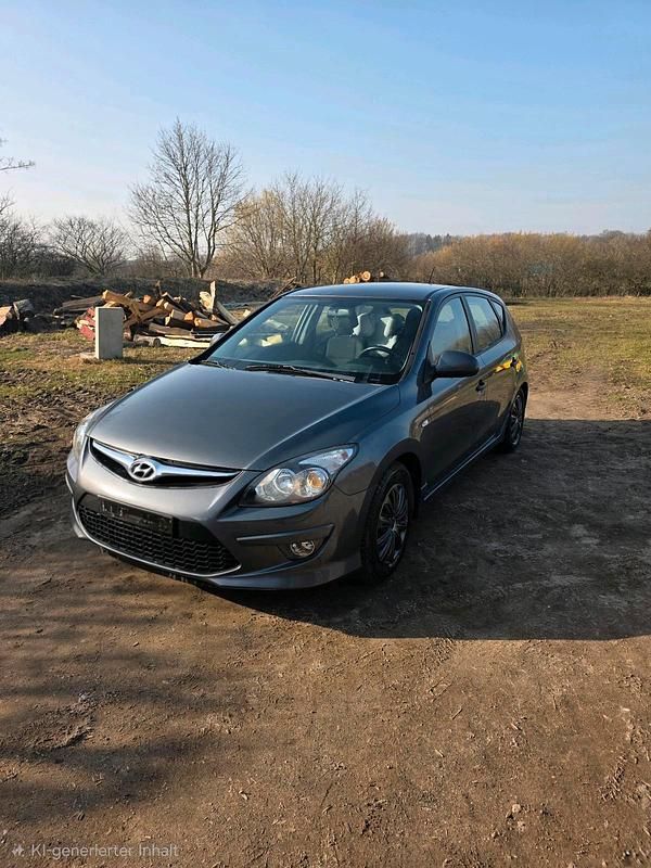 Gebraucht Hyundai i30 107 PS (78 kW) 2010 Grau Coupé