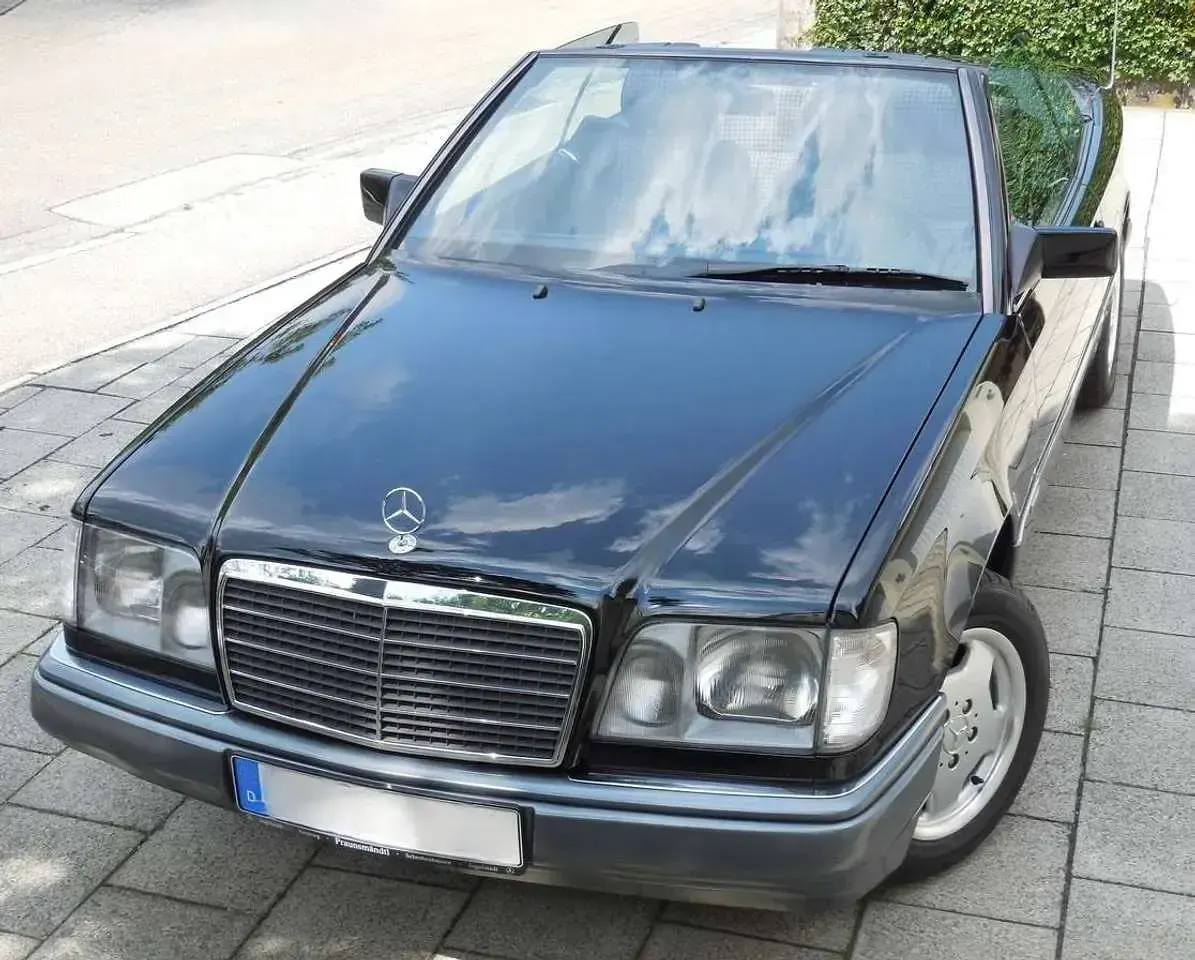 Gebraucht Mercedes E220 Sportline 150 PS (110 kW) 1994 Schwarz Cabrio