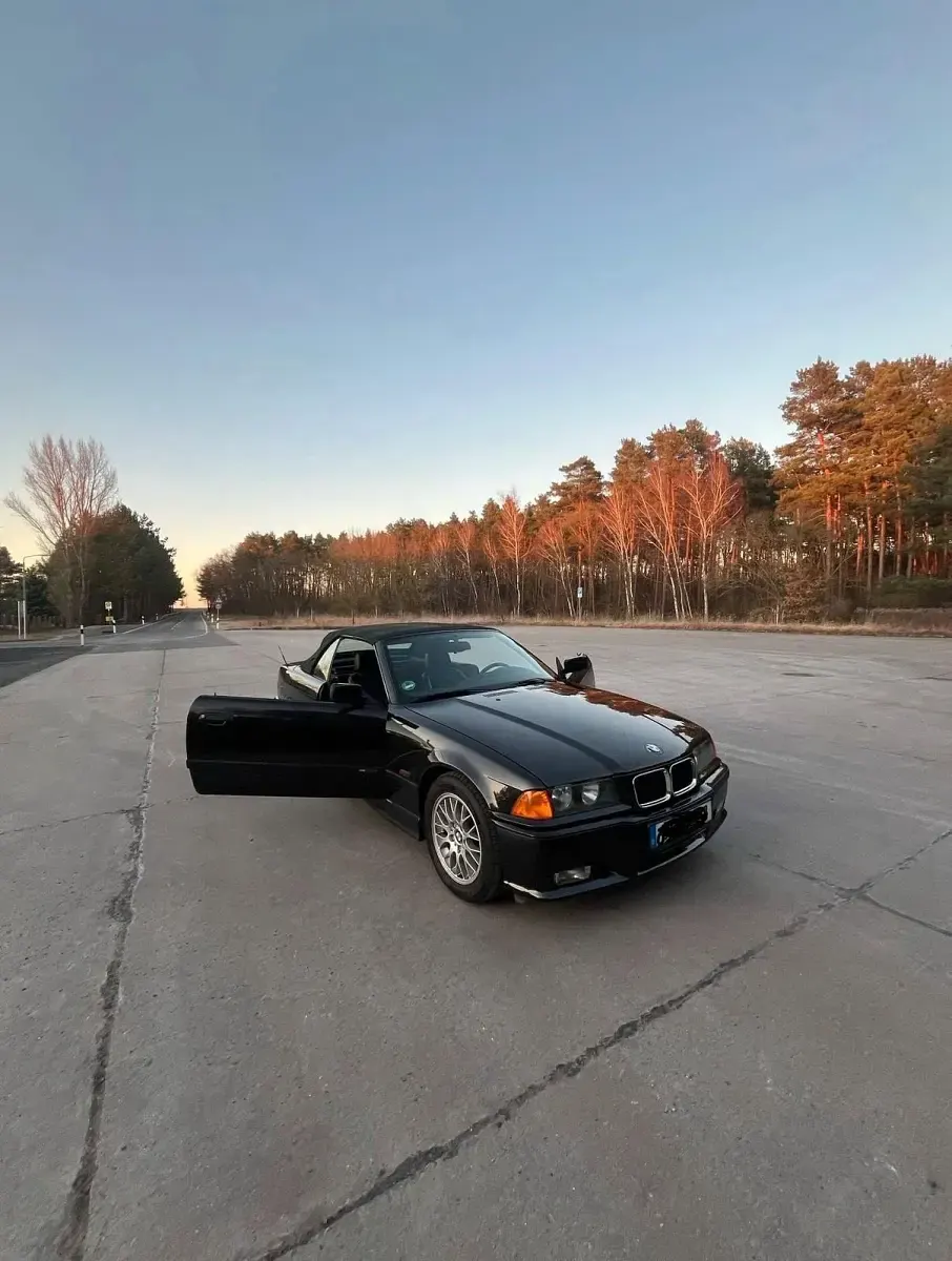 Gebraucht BMW 320 Cabriolet M Sport 150 PS (110 kW) 1994 Schwarz Cabrio