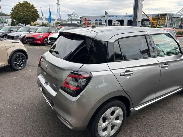 Neu Suzuki Swift Comfort 83 PS (61 kW) 2025 Silber Kleinwagen