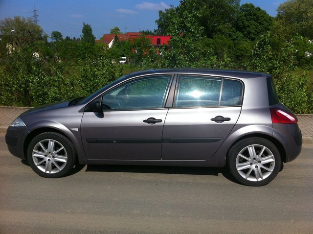 Gebraucht Renault Mégane II Authentique 133 PS (97 kW) 2004 Silber metallic Limousine
