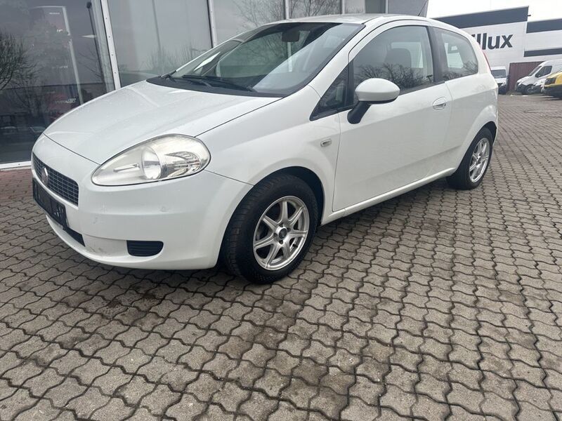 Weiß Gebraucht 2009 Fiat Grande Punto Active Kleinwagen | 2.890 € (Etwas zu teuer) - Bild 1/4