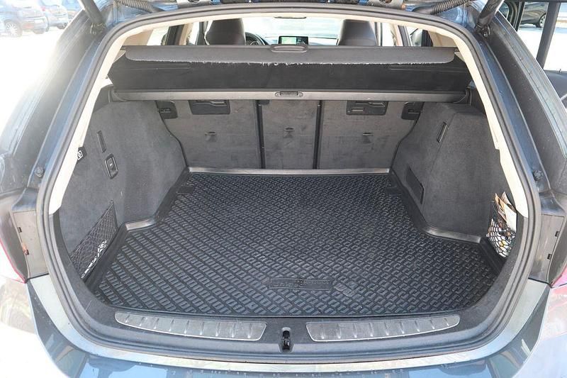 Gebraucht BMW 320 Luxury Line 190 PS (139 kW) 2016 Grau Kombi