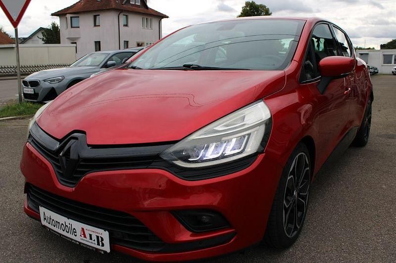 Gebraucht Renault Clio IV Intens 118 PS (86 kW) 2017 Rot Limousine