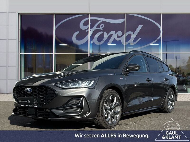 Magneticgrau (metallic) Neu 2025 Ford Focus ST-Line Limousine | 36.970 € - Bild 1/3