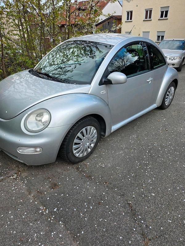 Second-hand VW New Beetle 115 CP (84 kW) 2000 Argintiu Hatchback