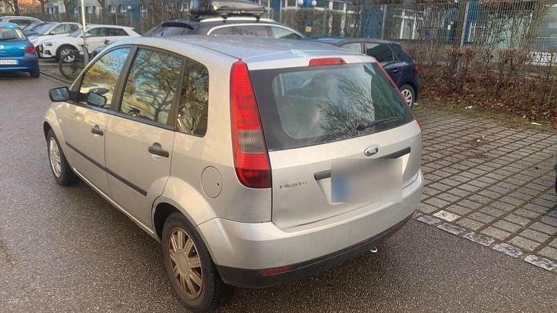 Gebraucht Ford Fiesta 80 PS (58 kW) 2005 Silber Kleinwagen
