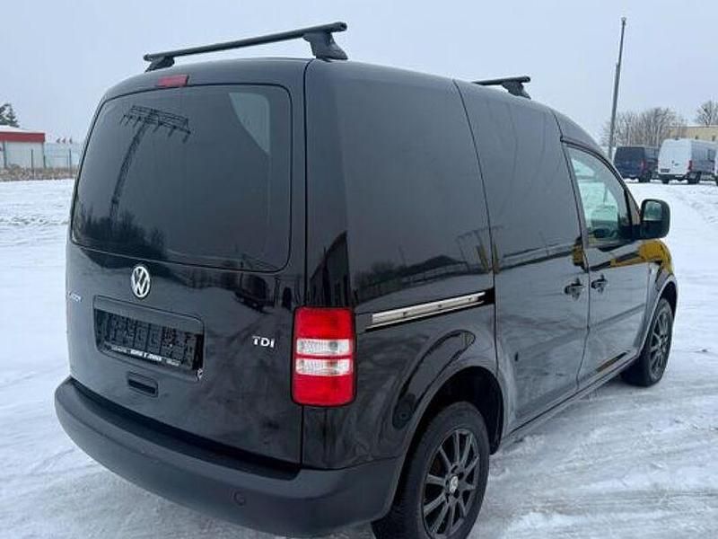 Second-hand VW Caddy 75 CP (55 kW) 2013 Negru Monovolum