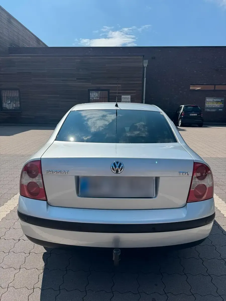 Gebraucht VW Passat 130 PS (95 kW) 2003 Silber Limousine