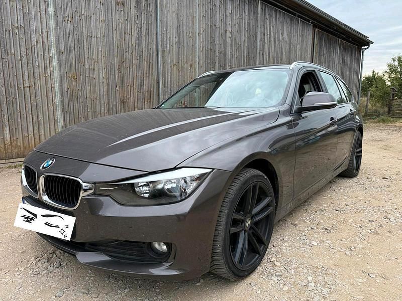 Braun Gebraucht 2013 BMW 318 Kombi | 8.000 € (Etwas zu teuer) - Bild 1/4
