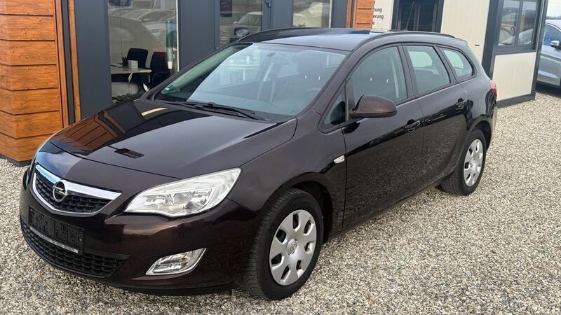 Gebraucht Opel Astra Selection 110 PS (80 kW) 2012 Braun Kombi