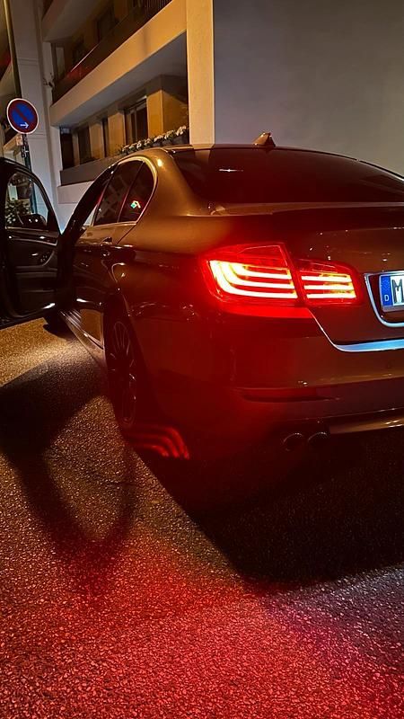 Gebraucht BMW 520 190 PS (139 kW) 2015 Grau Limousine