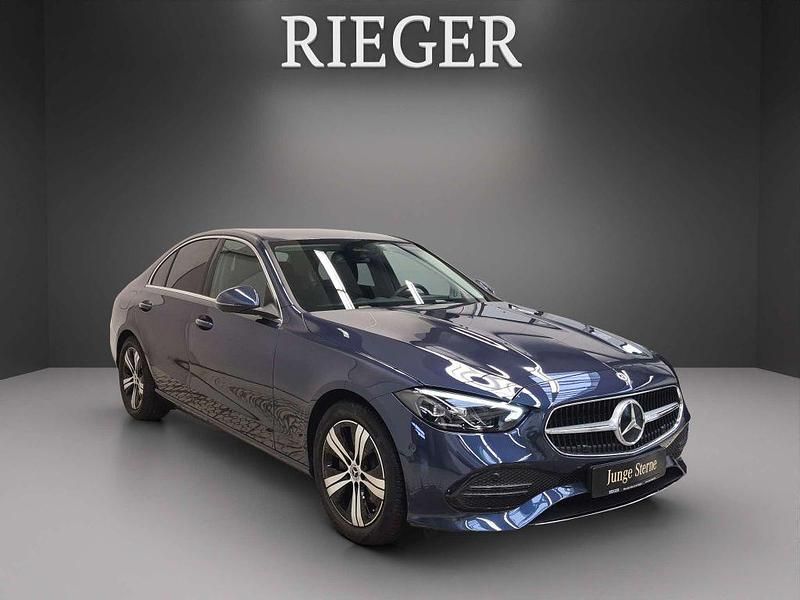 Gebraucht Mercedes C180 Avantgarde 170 PS (125 kW) 2024 Blau Limousine