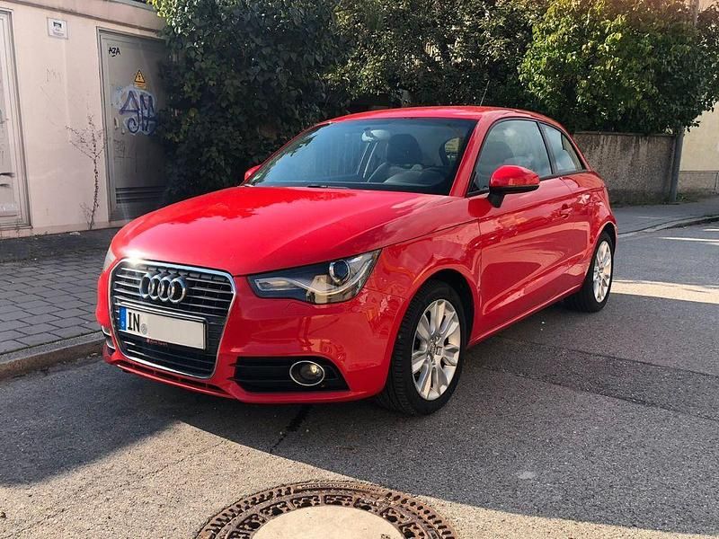 Rot Gebraucht 2010 Audi A1 Sport Kleinwagen | 2.800 € (Fairer Preis) - Bild 1/4