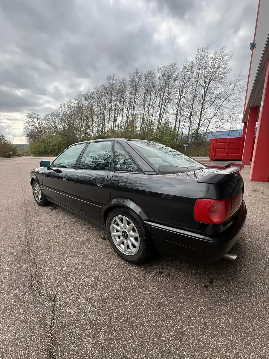 Gebraucht Audi 80 90 PS (66 kW) 1991 Schwarz Limousine