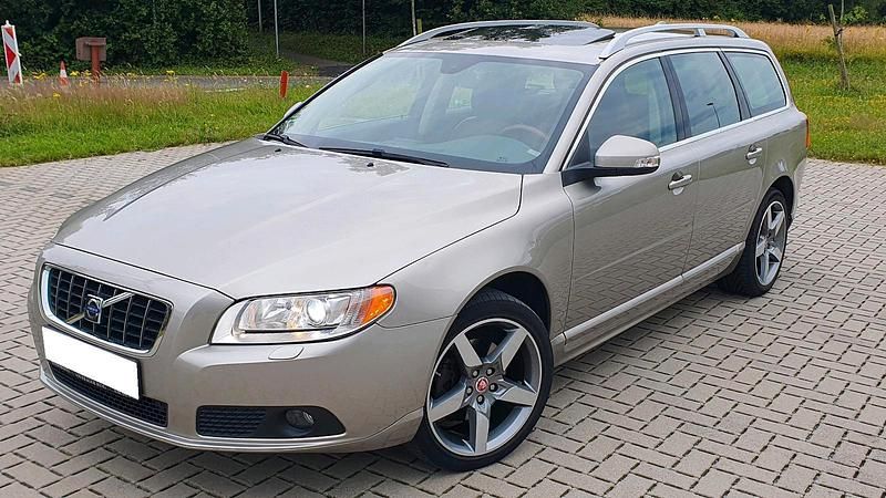 Beige Gebraucht 2008 Volvo V70 Kombi | 3.600 € (Superpreis) - Bild 1/4