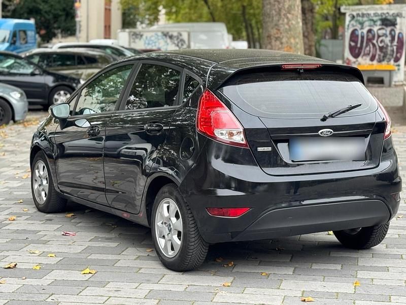 Blau Gebraucht 2013 Ford Fiesta Kleinwagen | 4.100 € (Fairer Preis) - Bild 1/4