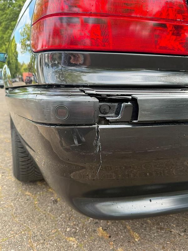 Gebraucht BMW 728 198 PS (145 kW) 1998 Schwarz Limousine