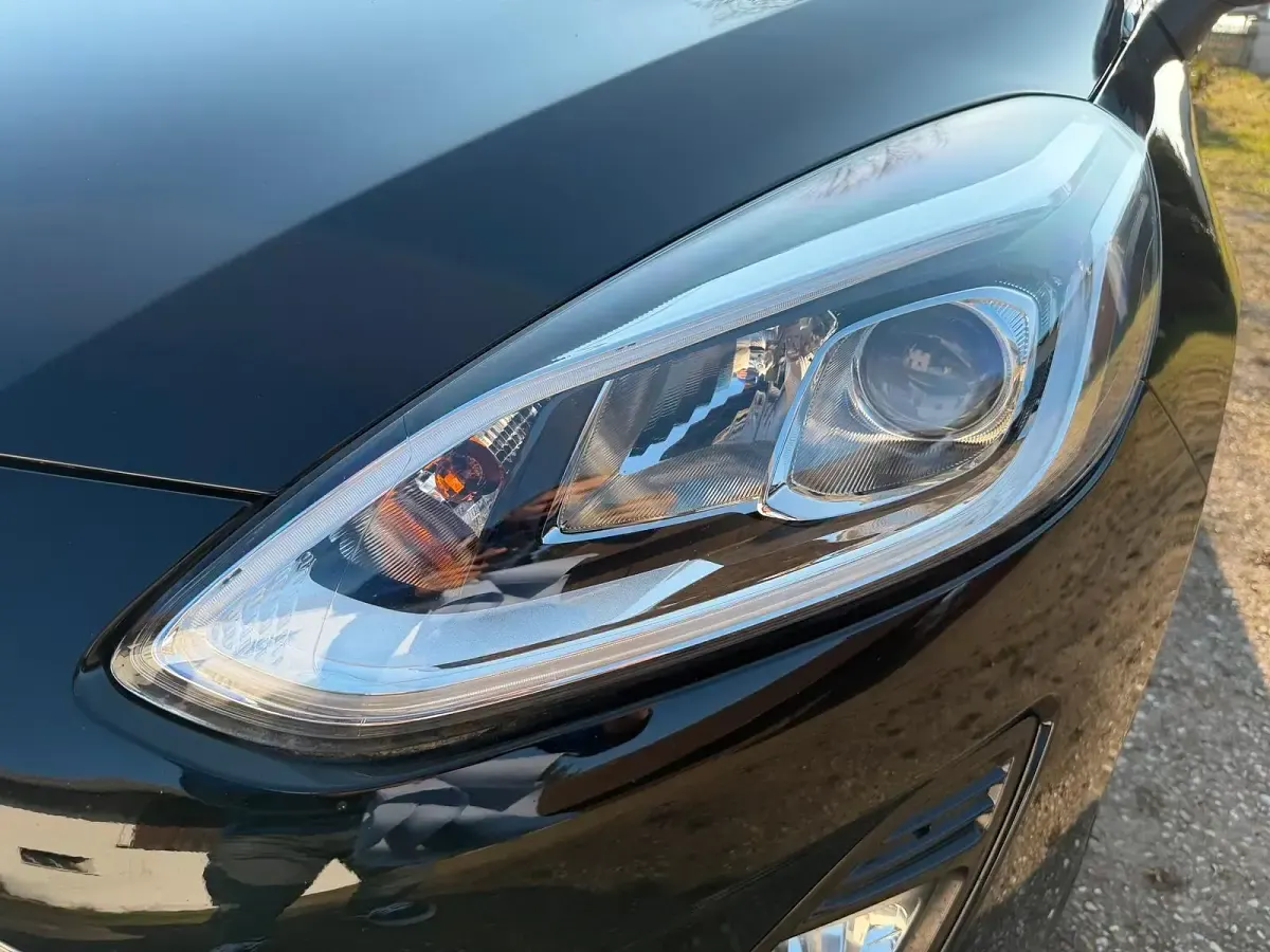 Gebraucht Ford Fiesta 100 PS (73 kW) 2017 Schwarz Kleinwagen