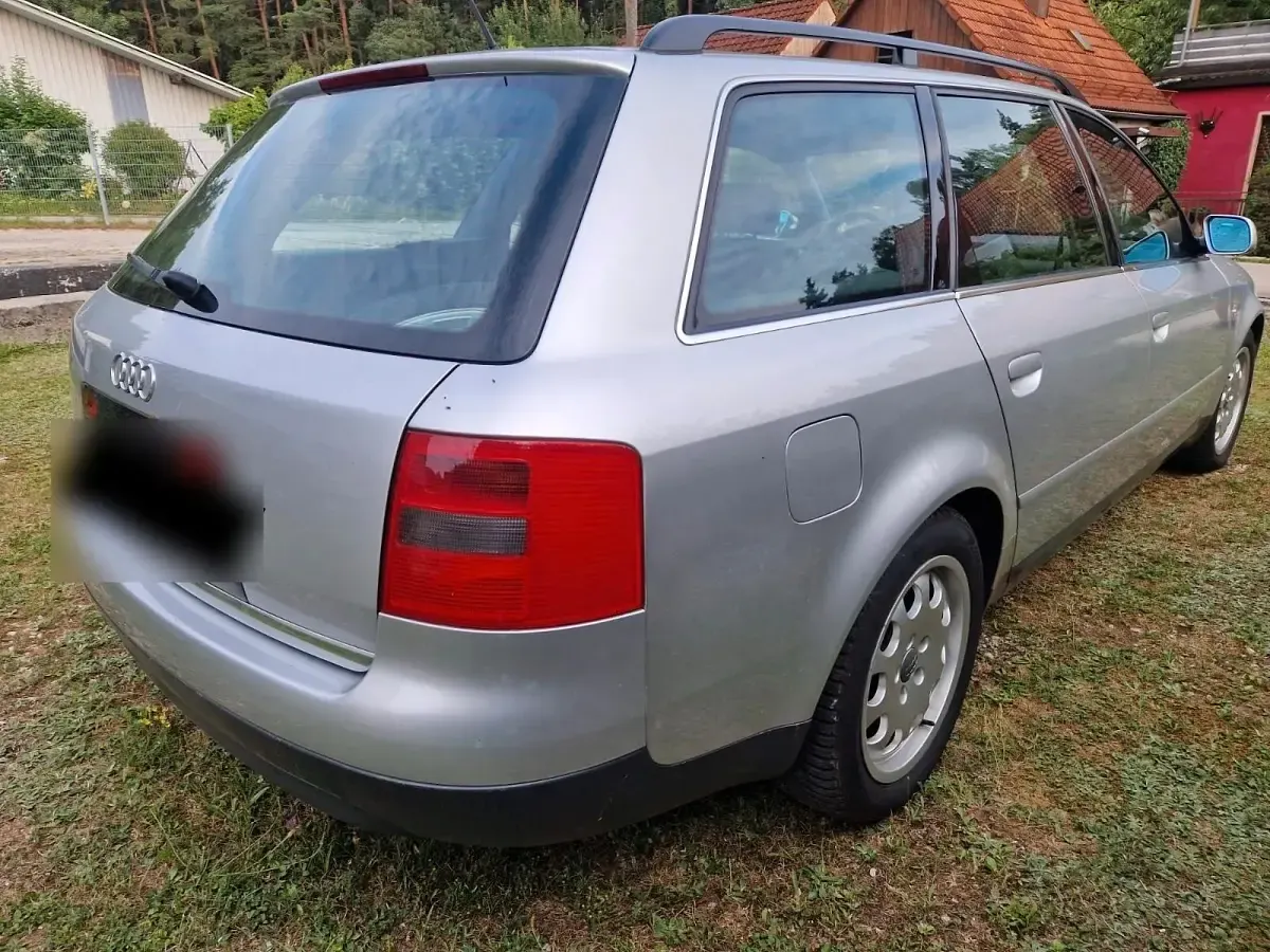 Gebraucht Audi A6 116 PS (85 kW) 2000 Silber Kombi